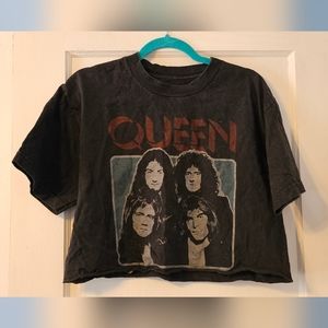 Vintage Queen Crop-top